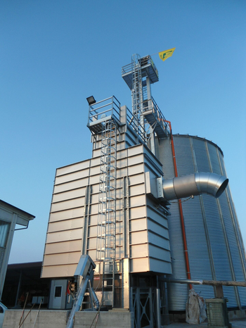 Циклическая шахтная зерносушилка Strahl 405AR