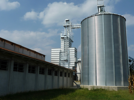 Циклическая шахтная зерносушилка Strahl 606AR