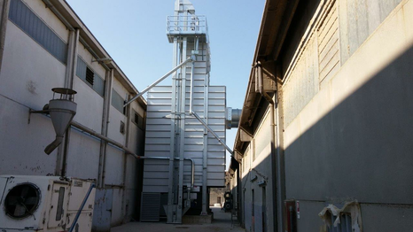 Циклическая шахтная зерносушилка Strahl 811AR