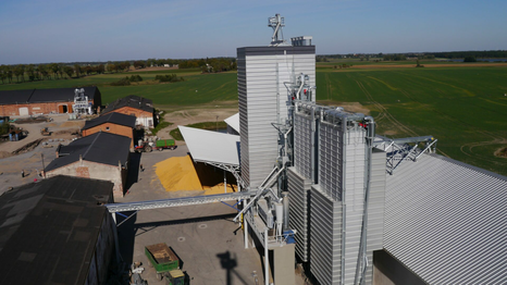 Поточная шахтная зерносушилка с рекуперацией воздуха Strahl 15000FR