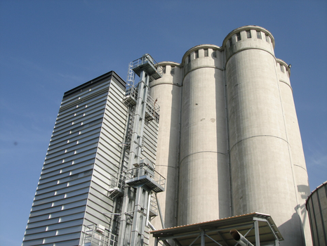 Поточная шахтная зерносушилка с рекуперацией воздуха Strahl 16000FR