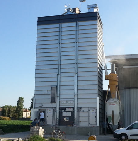 Поточная шахтная зерносушилка с рекуперацией воздуха Strahl 2500FR