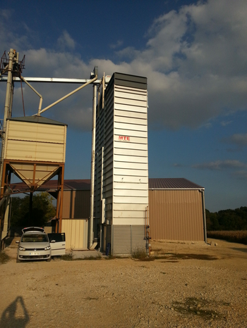 Поточная шахтная зерносушилка с рекуперацией воздуха Strahl 2500FR