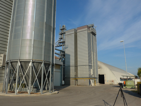 Поточная шахтная зерносушилка с рекуперацией воздуха Strahl 6000FR