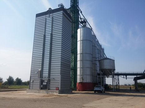 Поточная шахтная зерносушилка с рекуперацией воздуха Strahl 8000FR
